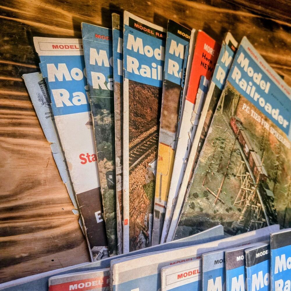 Vintage Train Journal Magazines Lot of 18 1966 1967 1968 1969 Model Railroader - Picture 4 of 16